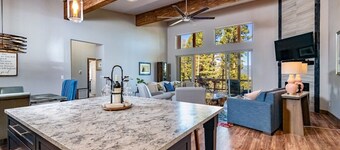 Ski Lft 1 mile,3 King Bdrms w/Bthrm, Gourmet Ktchn, Gorgeous Views, Quiet Area