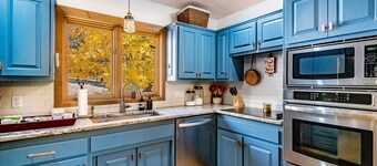 Flat driveway, 5 Min to Ski Lift, Fireplace w/Wood incl, Hspd Wifi, Foosball