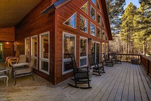 Terrace/patio - Hot Tub, Wood burning FirePl, < 10 min to ski lift, Outdoor fire pit, bunk room (Angel Fire)