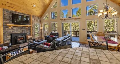 Hot Tub, Wood burning FirePl, < 10 min to ski lift, Outdoor fire pit, bunk room