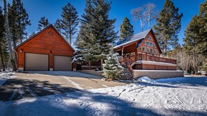 Exterior - Hot Tub, Wood burning FirePl, < 10 min to ski lift, Outdoor fire pit, bunk room (Angel Fire)