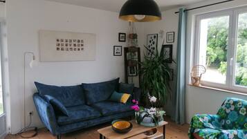 TV connectée, livres, chaßne hi-fi