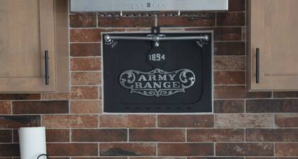 "The Patriot" -a renovated duplex in Dubois WY. Welcome Veterans & Snowmobilers!