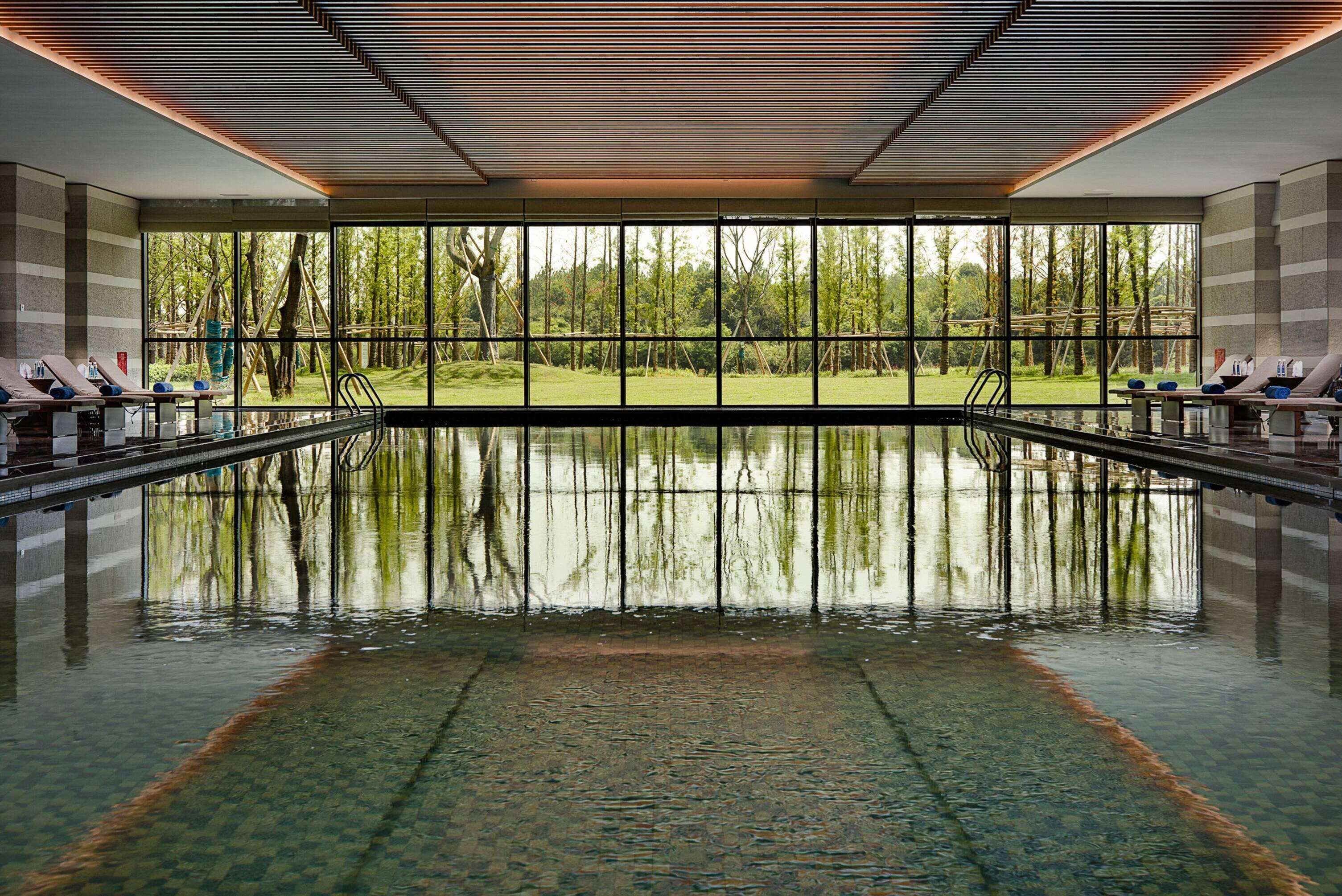 Hồ bơi ngoài trời 