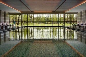 Outdoor pool - Wyndham Grand Plaza Royale Xiangai Mountain Fuzhou (Fuzhou)