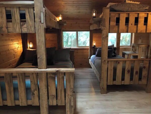 3 bedrooms, free WiFi, bed sheets