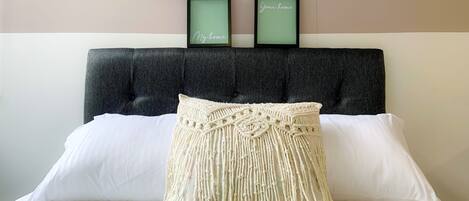 1 bedroom, desk, free WiFi, bed sheets