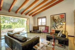 تلفزيون، مشغل دي في دي، تنس طاولة