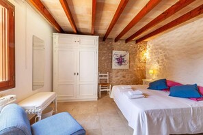 4 Schlafzimmer, Bügeleisen/Bügelbrett, Reisekinderbett, kostenloses WLAN