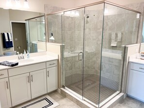 Combined shower/tub, hair dryer, towels, soap - Warm weather year round in brand new coach home with optional golf (Ave Maria)