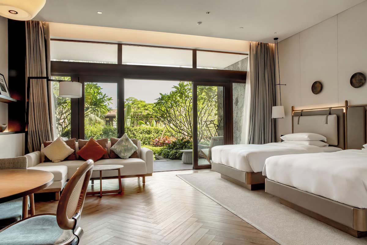 Room, 2 Single Beds, Garden View, Courtyard Area | Free minibar, in-room safe, desk, blackout curtains