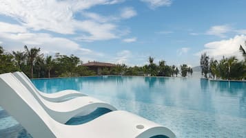 Indoor pool, outdoor pool