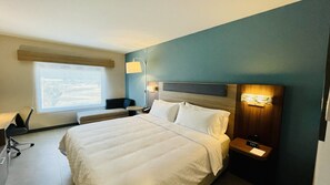 Premium bedding, down duvets, individually decorated - Holiday Inn Express Guadalajara Vallarta Poniente by IHG (Zapopan)