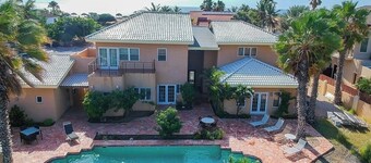 Steps to Malmok Beach –  with Oversized Pool