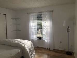 3 bedrooms, free WiFi, bed sheets, wheelchair access