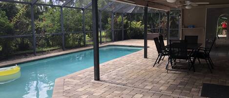 屋外プール、温水プール