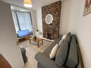 Living area - New modern home close to the city (Wallasey)
