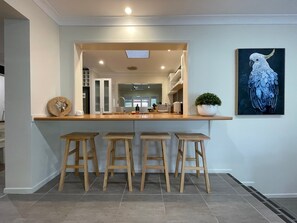 Interior - Somerset Dam Retreat - Relax & unwind. Sleeps 10 (Somerset Dam)