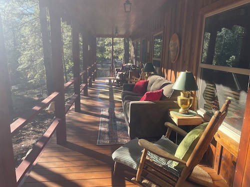 Vintage Pines Cabin- A Northern California Retreat!