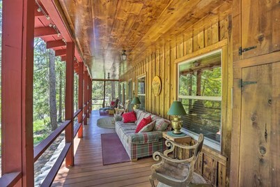 Vintage Pines Cabin- A Northern California Retreat!