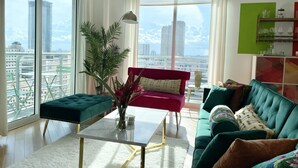 Living area - Lord & Patrick Condo at Bayfront Park (Miami)