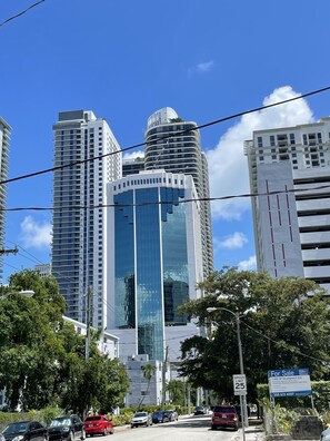 Exterior - Lord & Patrick Condo at Bayfront Park (Miami)