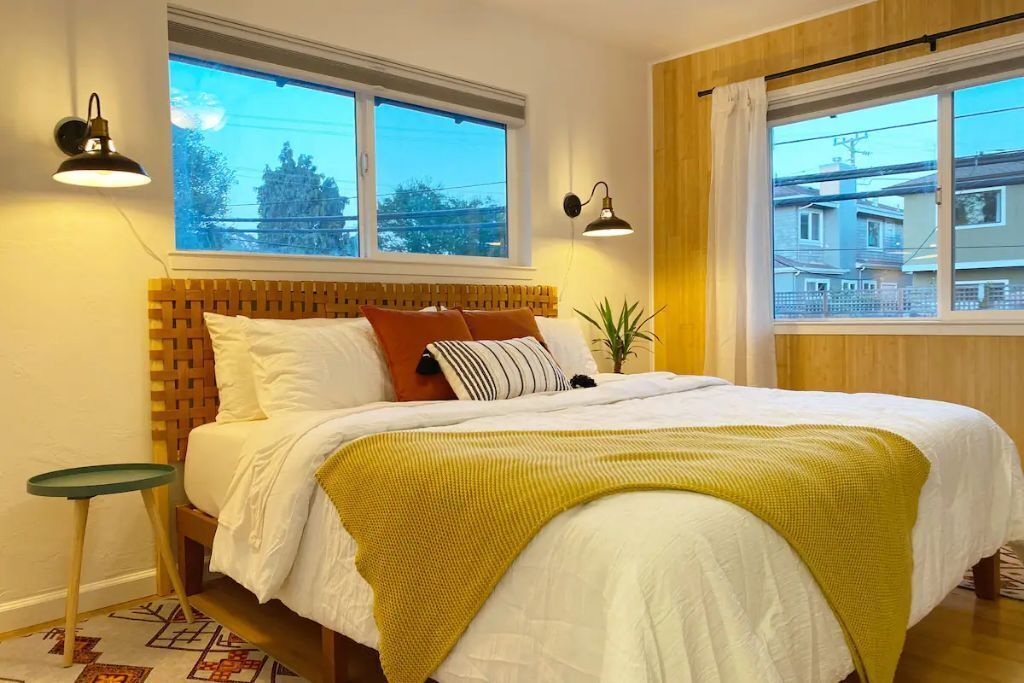 Capitola Nest: 1 Bedroom Suite with Living/Kitchen