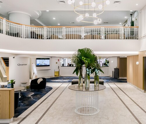 Sydney - SYDN1 - Gloucester Street - Luxury 1BR Apartment in Quay West with Harbour Views in The Rocks Near Circular Quay