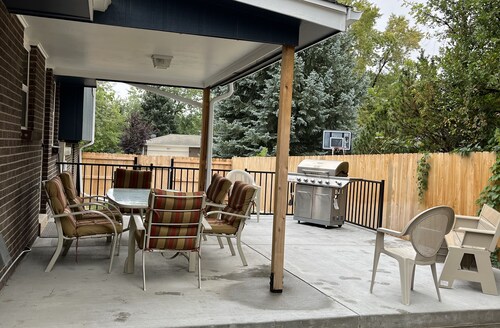 ~~~ Huge Family Retreat w/Movie Theater & Game Room~~~