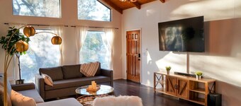 The Sanctuary near Yosemite with hot tub!!!