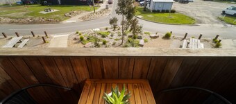 Modern 3-bedroom townhouse in central Cape Woolamai