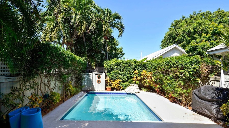 Tropical Dreaming by Avantstay 4 Blks to Beach! Private Pool!