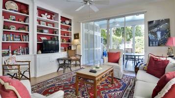 Rumah (2 Bedrooms) | Interior