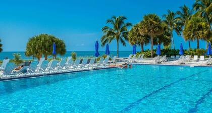 Atlantic Paradise by Avantstay Great Location w/ Balcony, Outdoor Dining & Shared Pool & Hot Tub!