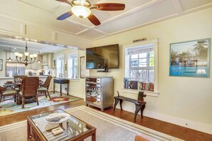 Interior - Paradise Palms by Avantstay Great Location w/ Outdoor Dining, BBQ Close to Higgs Beach Month Long Stays (Key West)