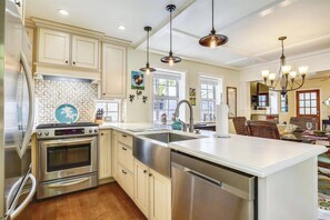 Interior - Paradise Palms by Avantstay Great Location w/ Outdoor Dining, BBQ Close to Higgs Beach Month Long Stays (Key West)