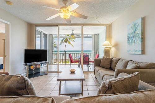 Apartment (2 Bedrooms) | Front of property