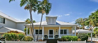 Place to Relax by Avantstay Shared Pool 3 Miles to Smather's Beach Month-long Stays Only