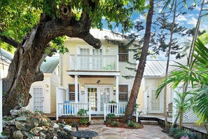 Exterior - Tranquility by Avantstay Close to Duval St w/ BBQ & Shared Pool (Key West)