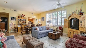 Apartment (2 Bedrooms) | Bahagian dalam