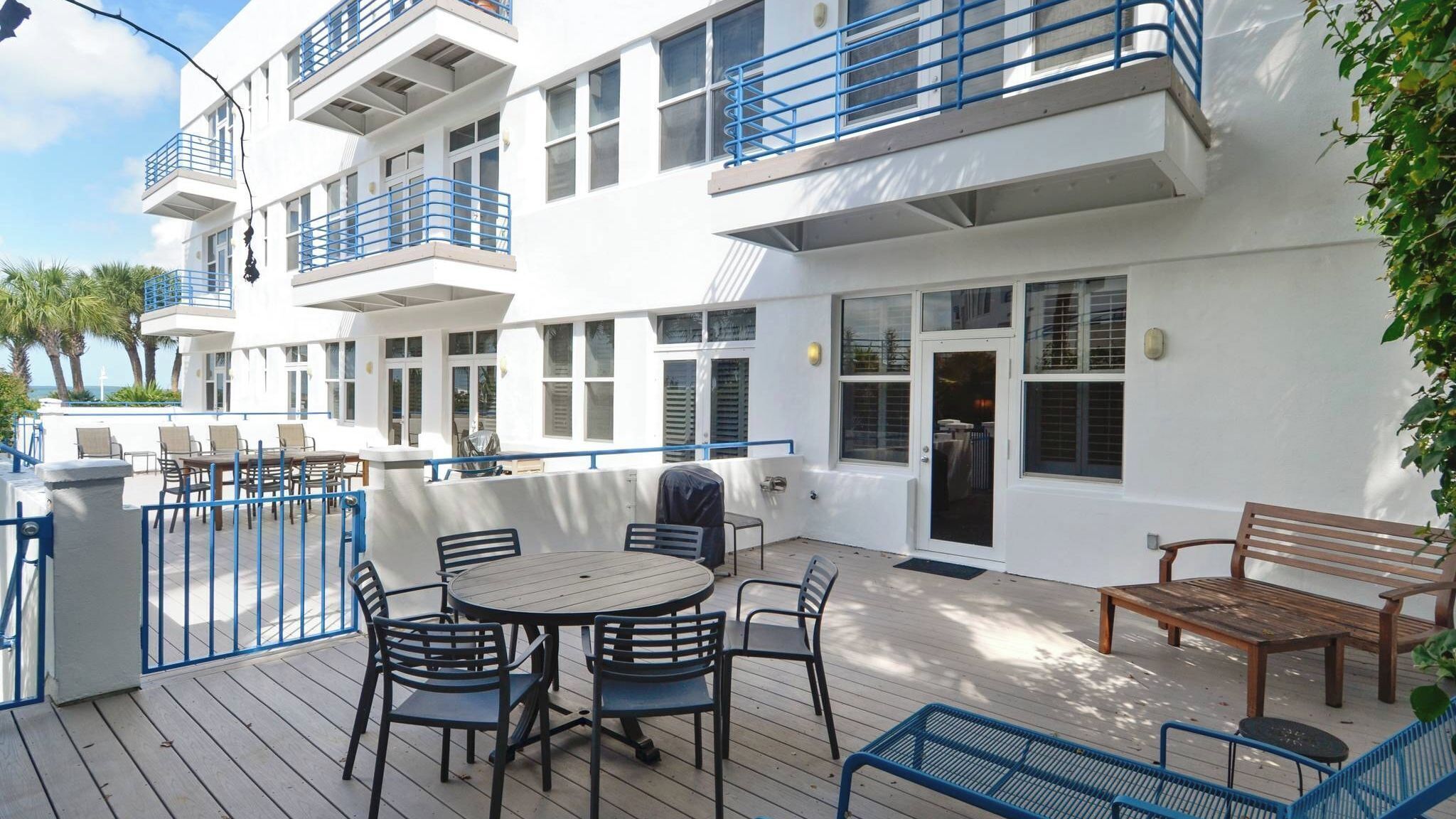 Fachada de la propiedad