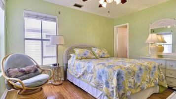 House (2 Bedrooms) | 2 bedrooms, iron/ironing board, bed sheets