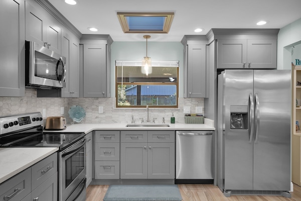 Frigorífic, microones, forn i placa de cuina