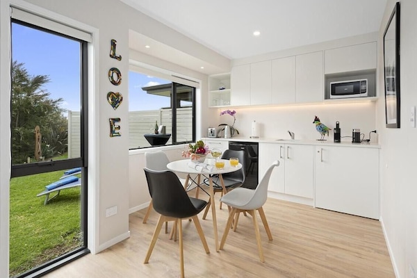 Kitchenette with dining table. (There are NO cooking facilities here).