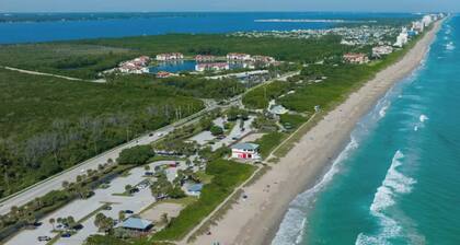 Skyline Breeze - Minutes from downtown Jensen Beach