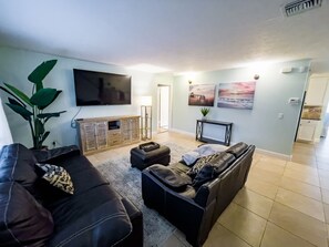 Smart TV, table tennis