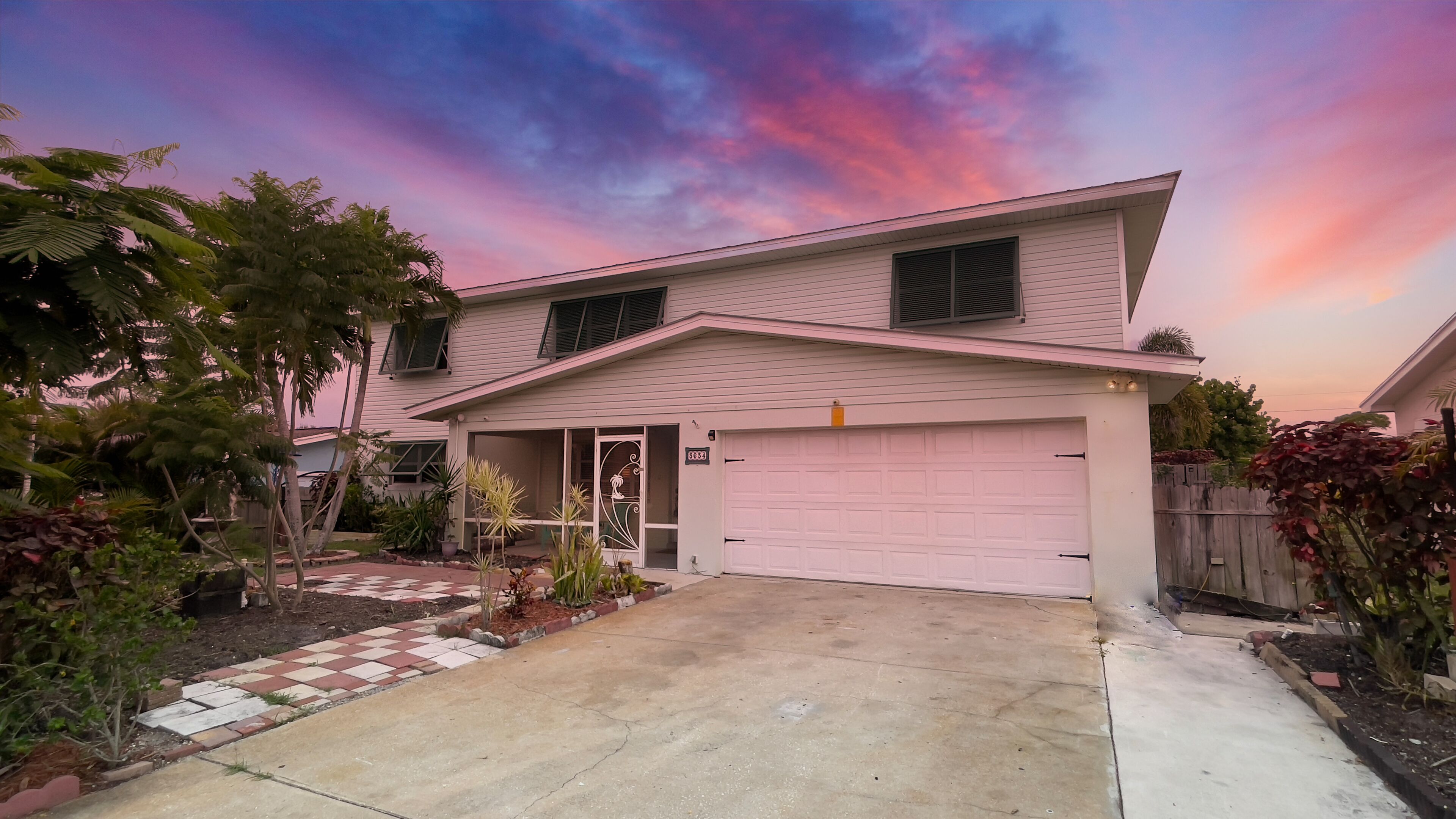 Skyline Breeze - Minutes from downtown Jensen Beach