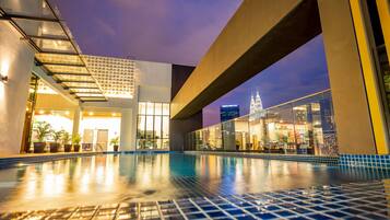 Outdoor pool, sun loungers