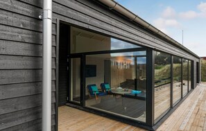 Terrace/patio - Cozy home in Blokhus with kitchen (Blokhus)