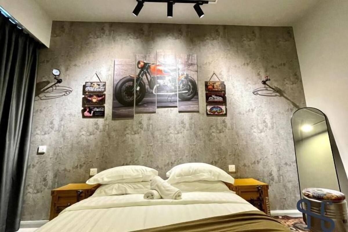 Individuelt dekorert, individuelt innredet og skrivebord